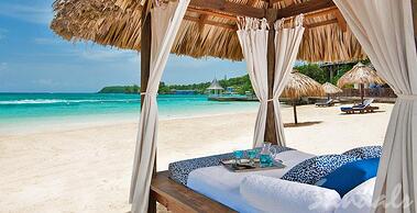 Sandals resorts beach bed