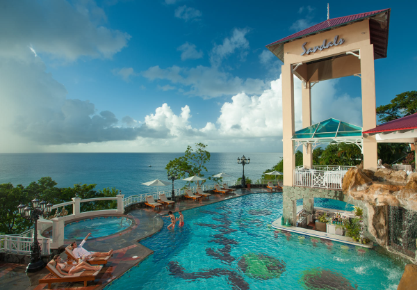 Sandals La Toc St Lucia bluff pool resized 600