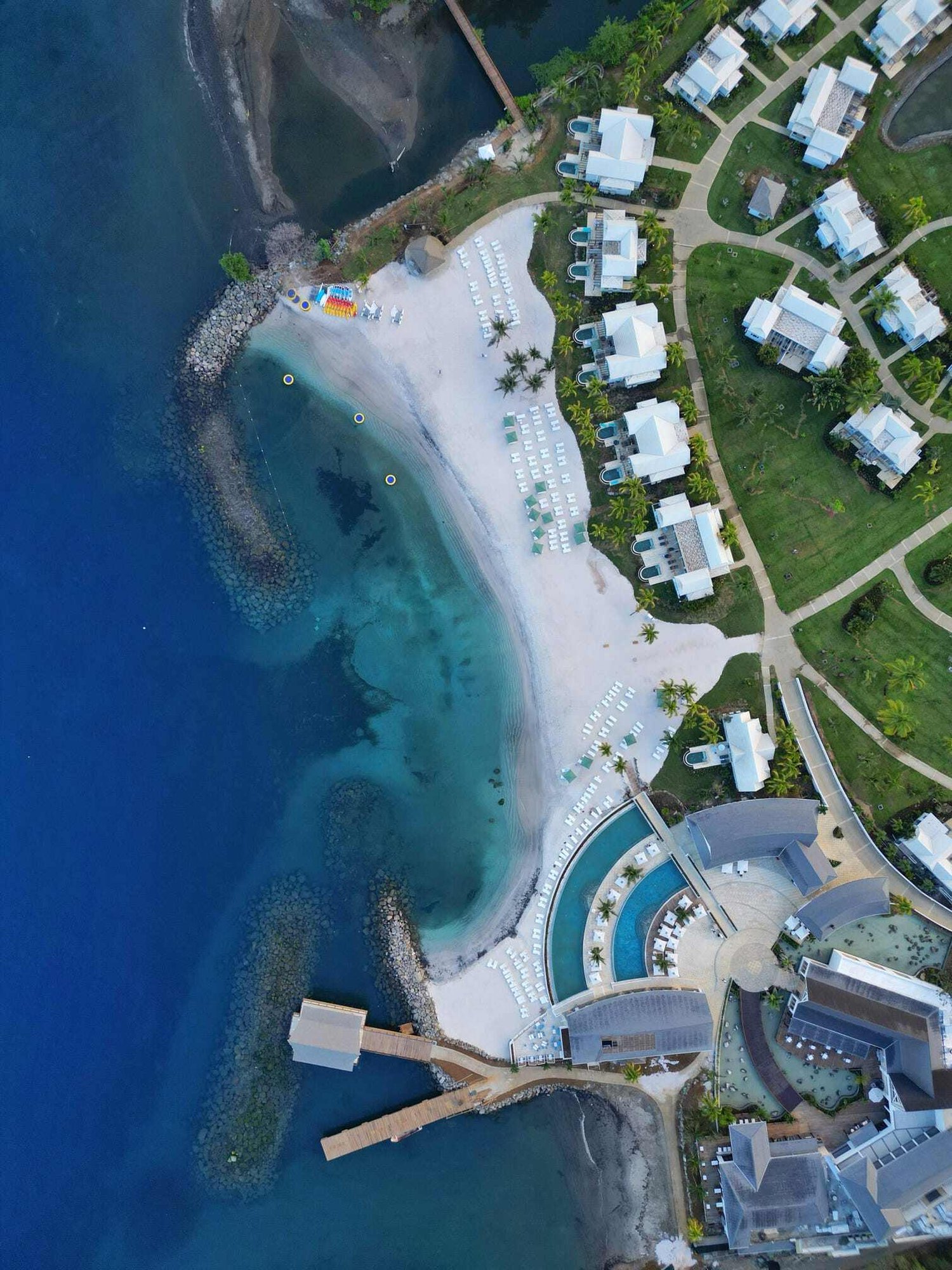 Sandals St Vincent beach and pool