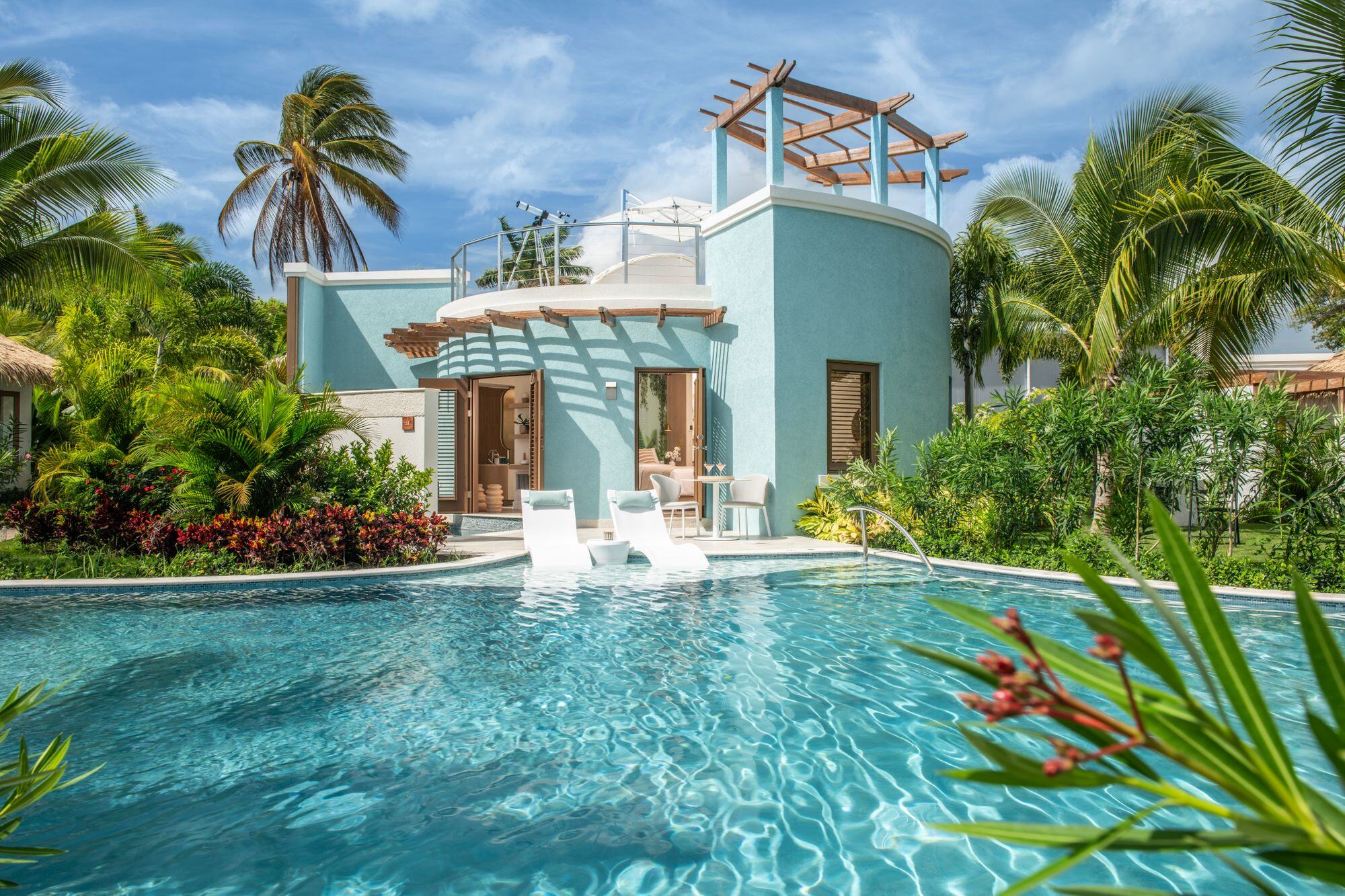 Sandals-Dunns-River---Coyaba-Sky-Villa-Swim-up-Rondoval-Butler-Suite---Pool--SKYV--3 (1)