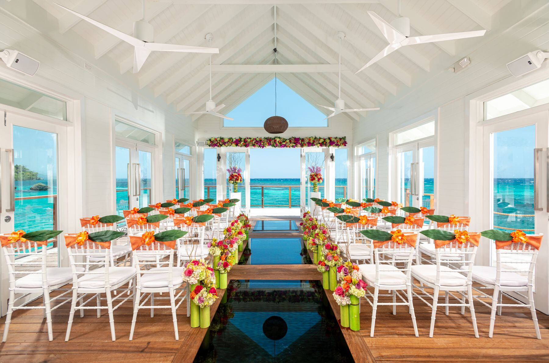 Sandals-Ochi-Over-Water-Chapel-Interior